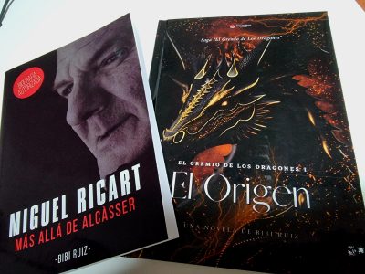 Portadas de los libros "Miguel Ricart: Más allá de Alcàsser" y "El Gremio de los Dragones – El Origen", escritos por Bibi Ruiz